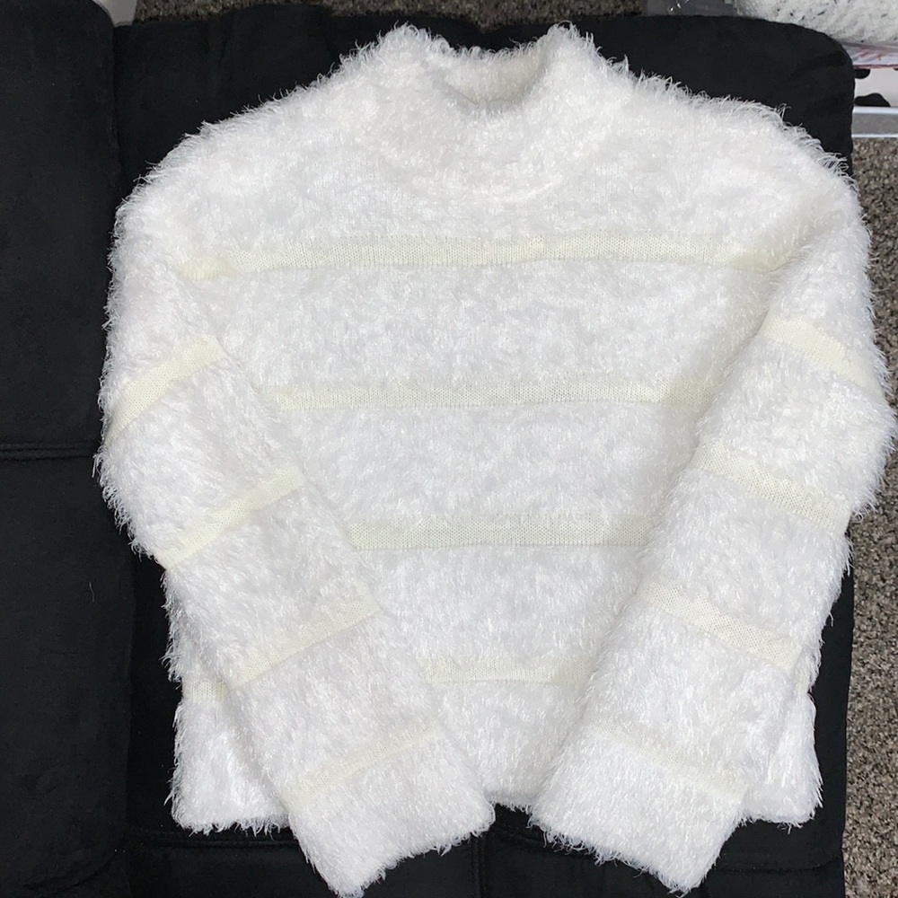 Sweater - Picture 3 of 3